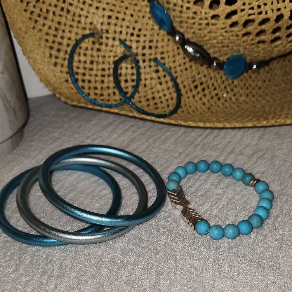 Elegant Blue and Silver Bracelet Set